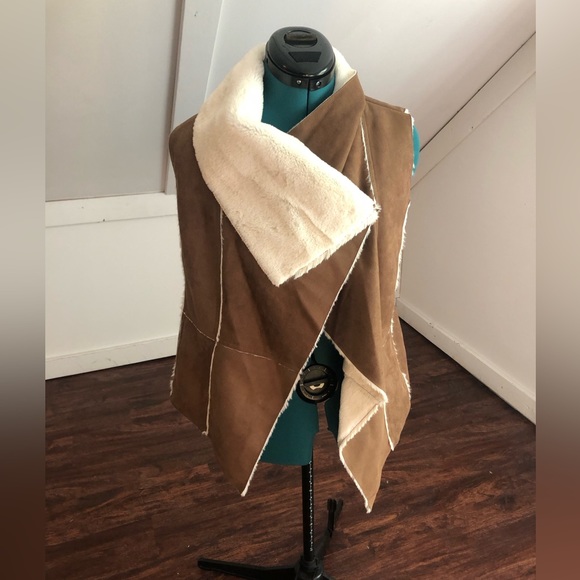 🧺Skies are Blue Tan & Cream Faux Fur Lined Open Cardigan Vest, size M, NWT, Y2K - Picture 1 of 5
